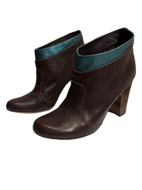 Te Casan Limited Edition Brown Leather Ankle Booties with Teal Accent